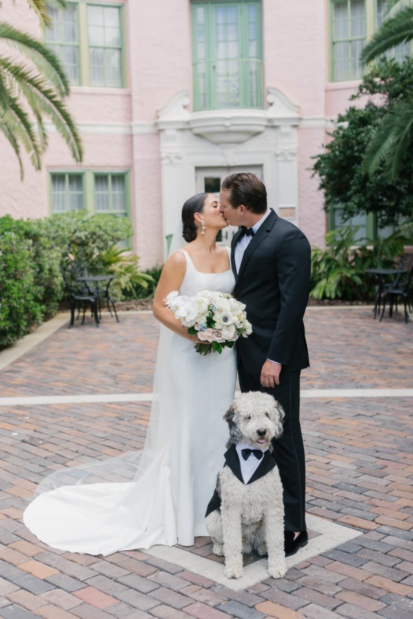 Luxurious Wedding With A Modern Neutral Color Palette Inspired By Seashells