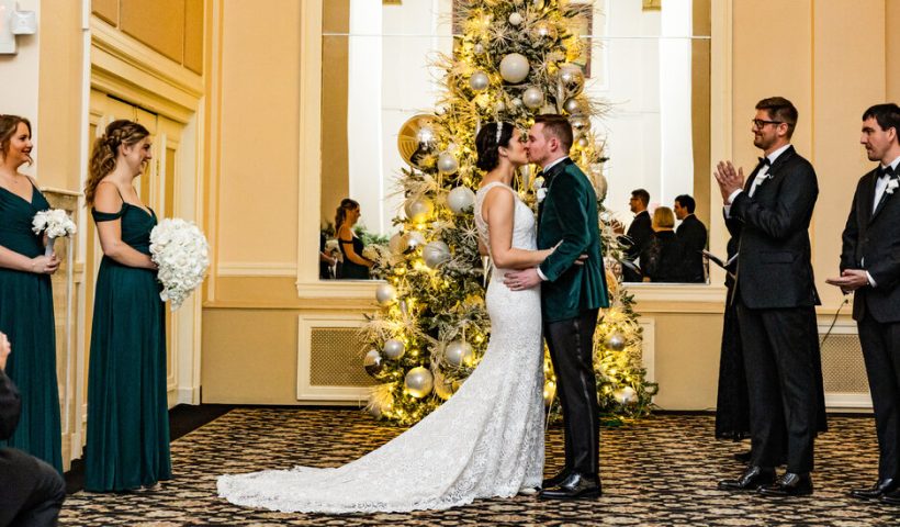 In the ‘Christmas City,’ Yuletide Weddings Are the Main Event