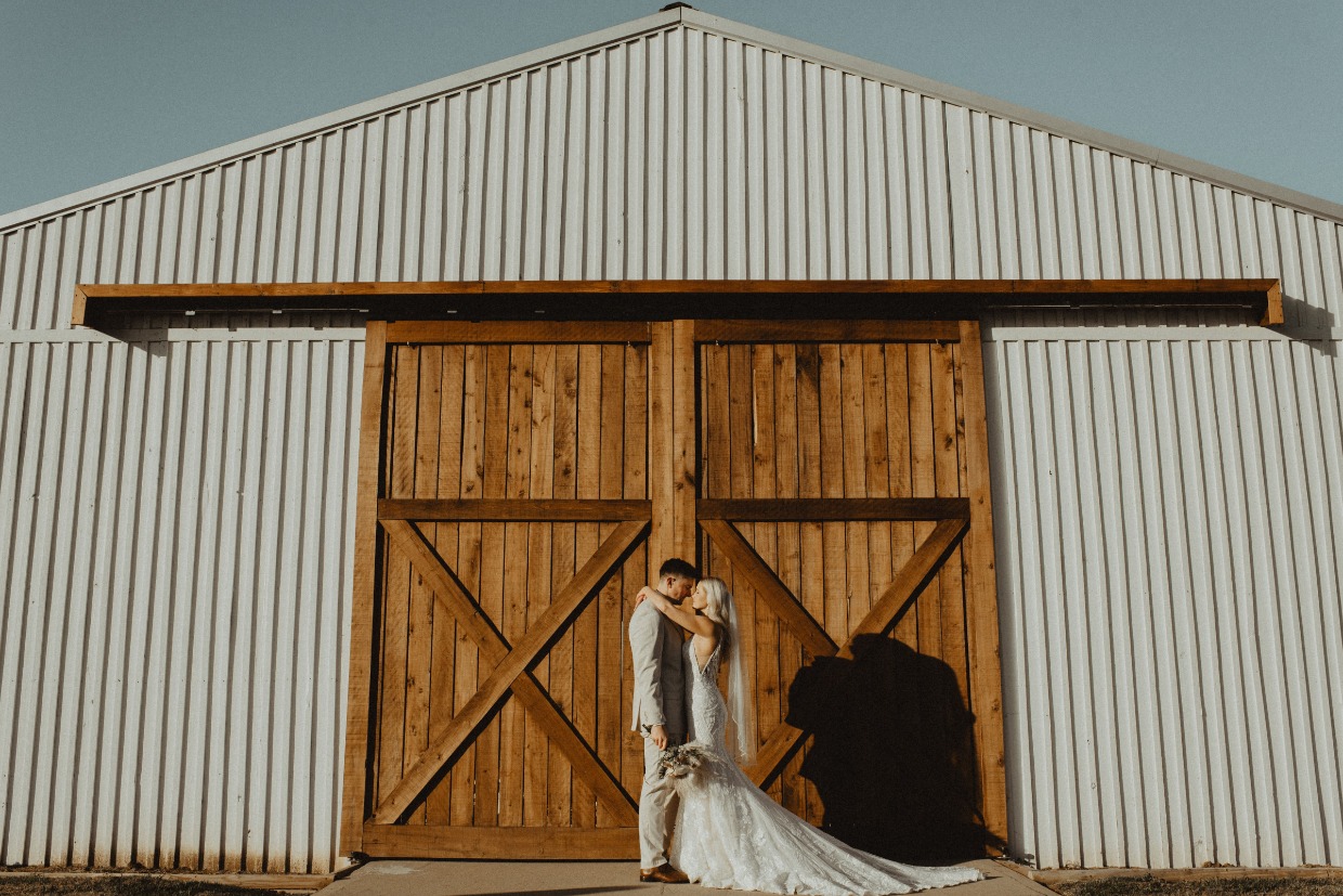 modern white barn venue Bullbourne Ranch 