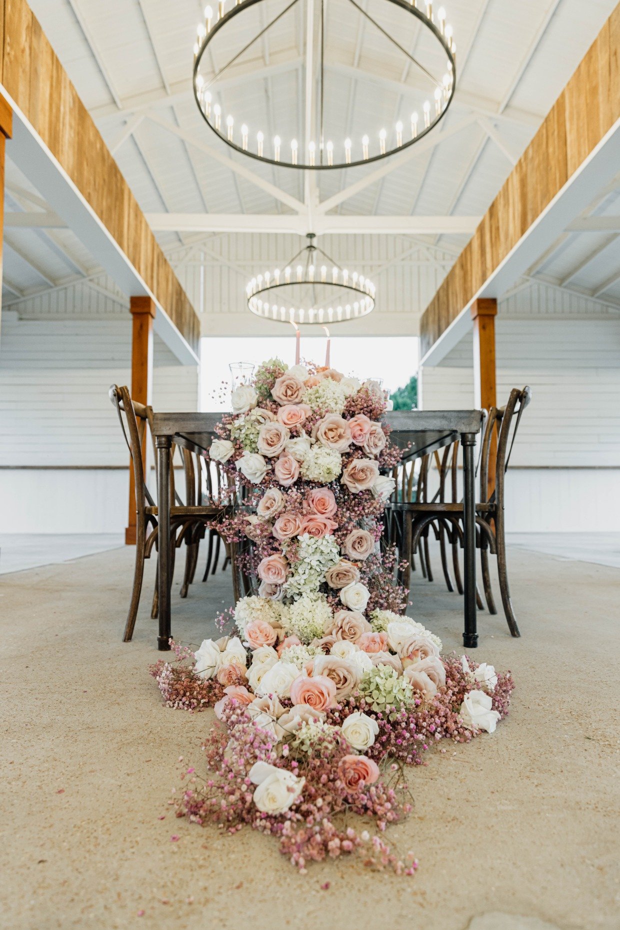 pink garland centerpiece at Bullbourne Ranch 