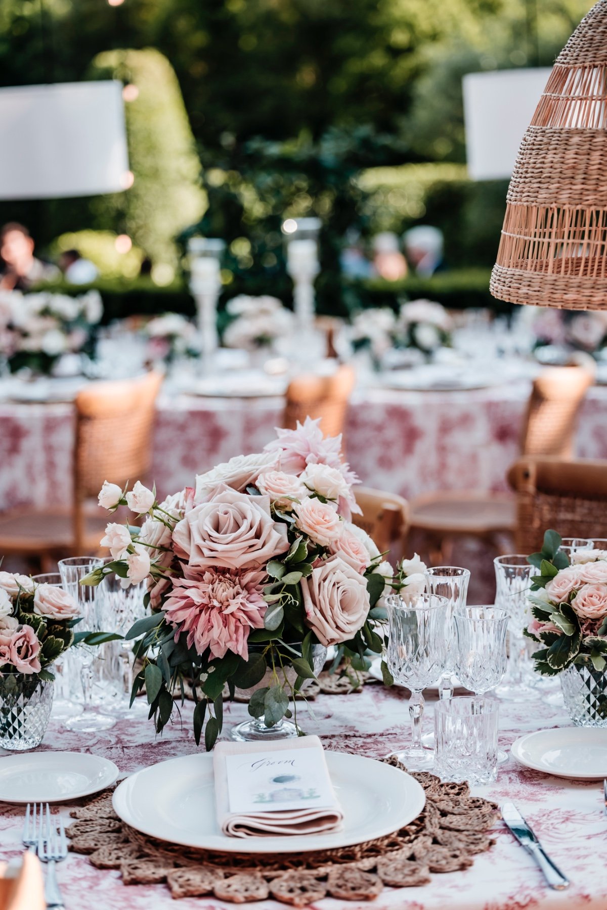 pretty pink reception ideas