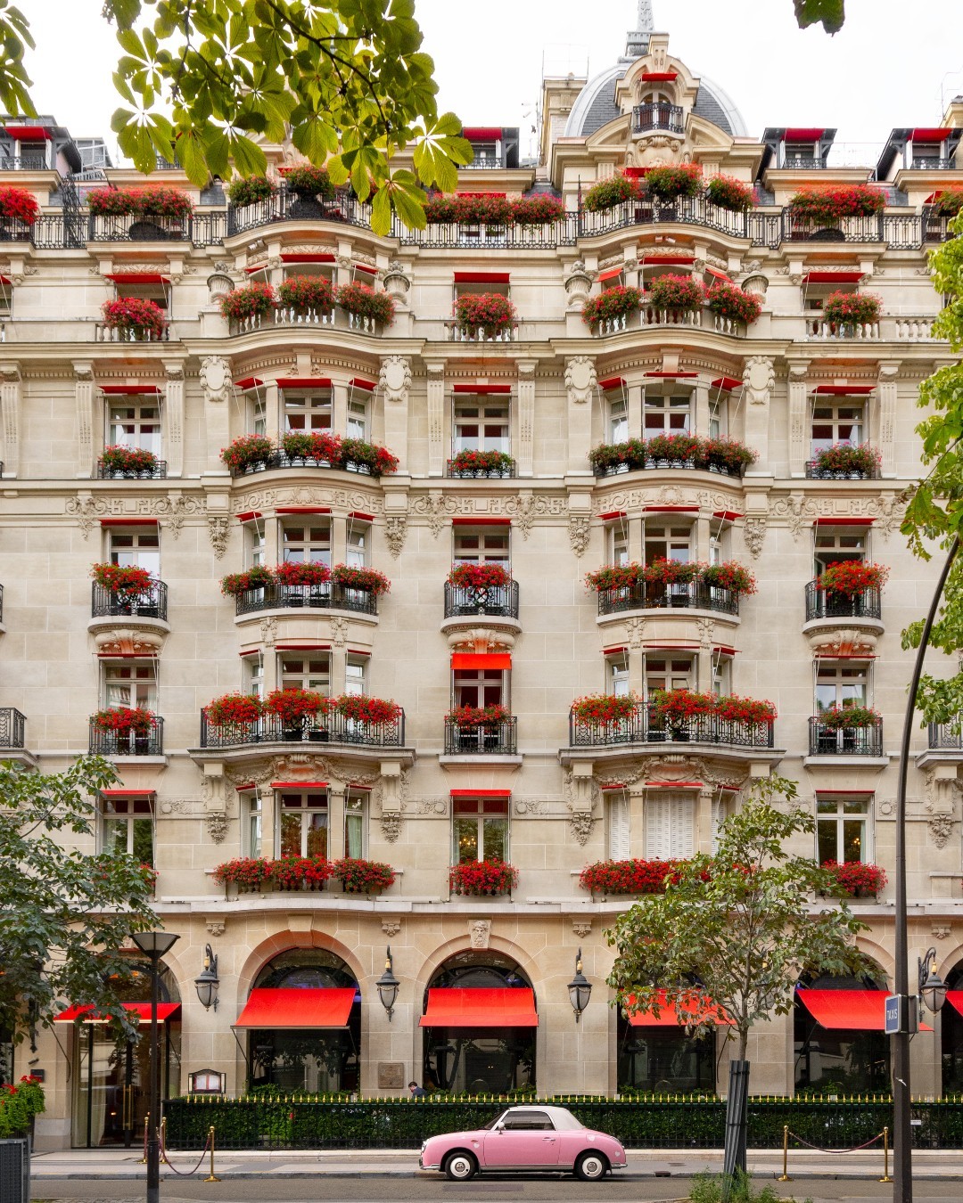 Prettiest Wedding Venues In France Ruffled Plaza Athenee Bei Bei Wei