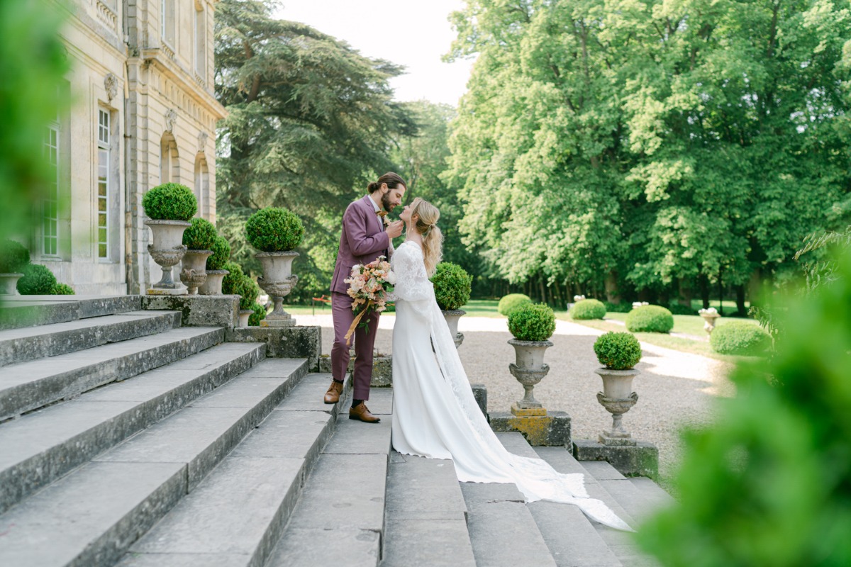 bow wedding dress train