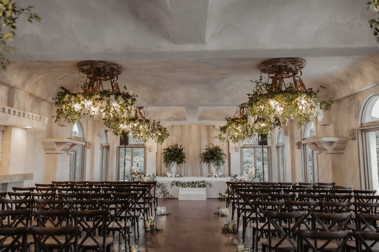 tuscan inspired chapel at villa antonia 