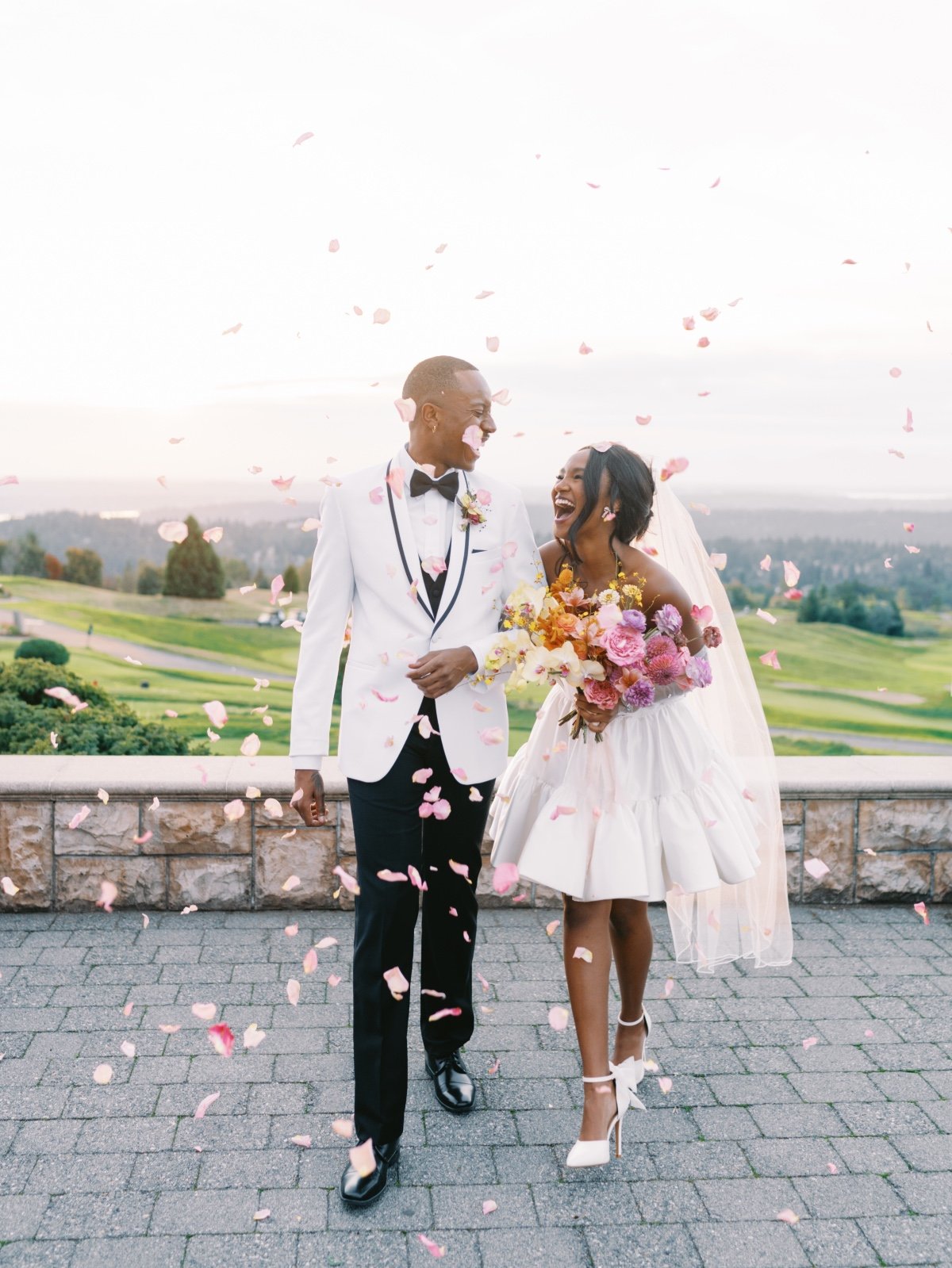 A Seattle golf club wedding that’s anything but par for the course