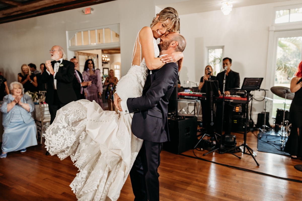 dancing at wedding