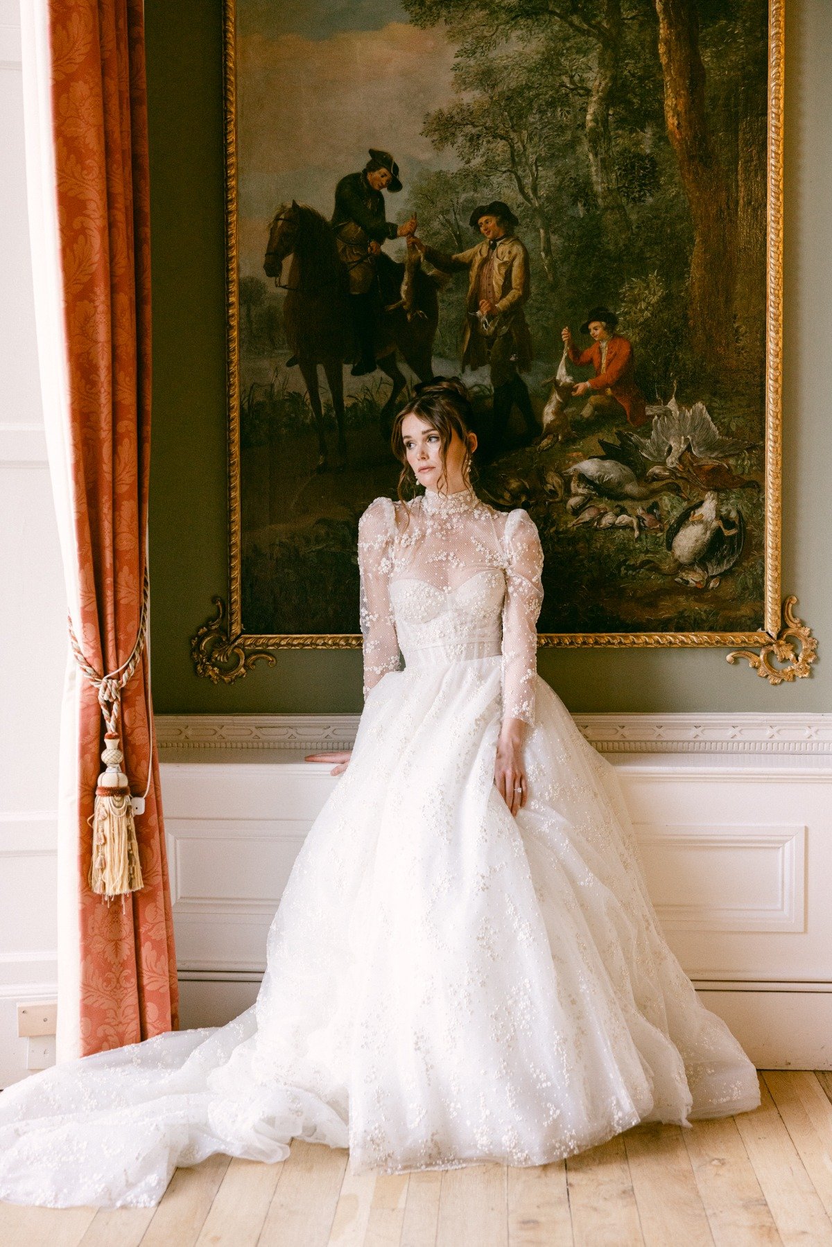 puff shoulder long-sleeve wedding dress