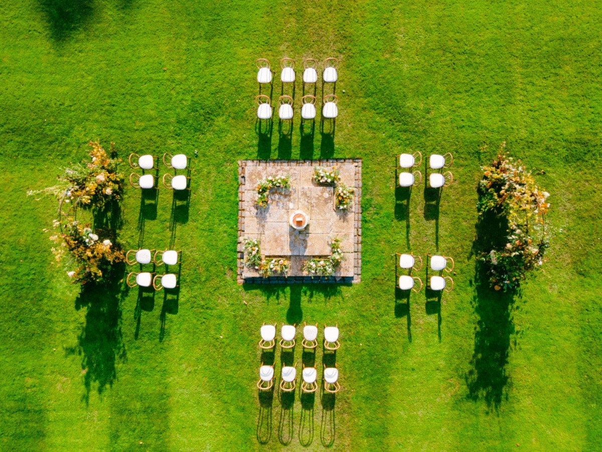 outdoor wedding ceremony in the round