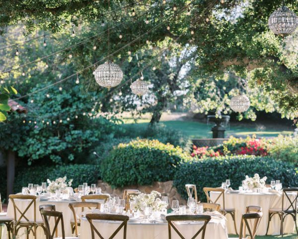 Guests Dine Beneath Oak Trees At This SoCal Dinner Party Wedding