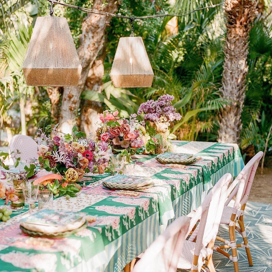 Bold Summer Tablescapes Color Loving Couples