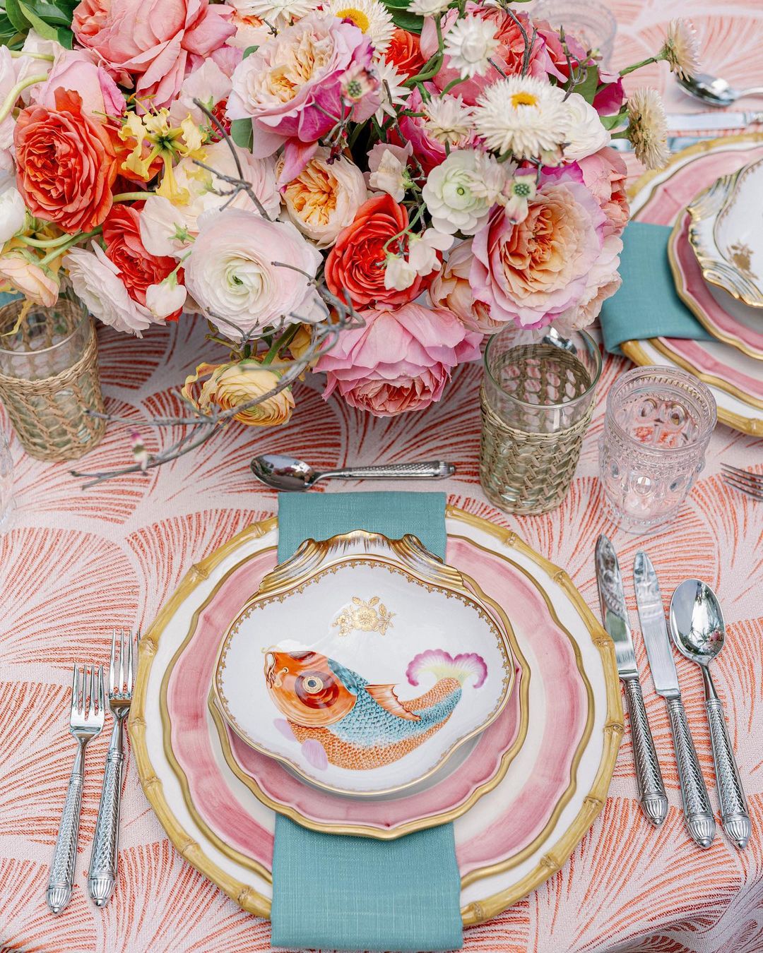 Bold Summer Tablescapes Color Loving Couples