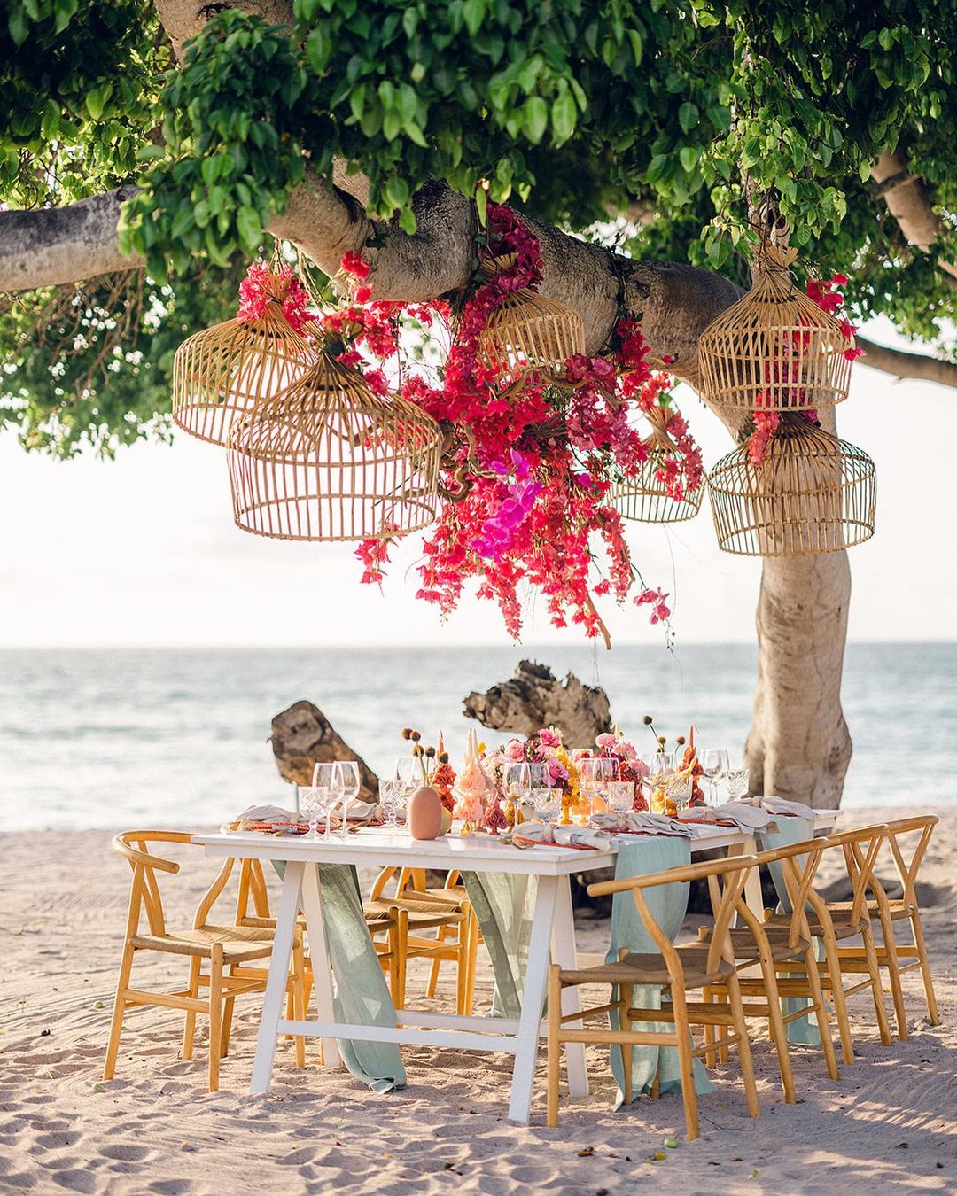 Bold Summer Tablescapes Color Loving Couples