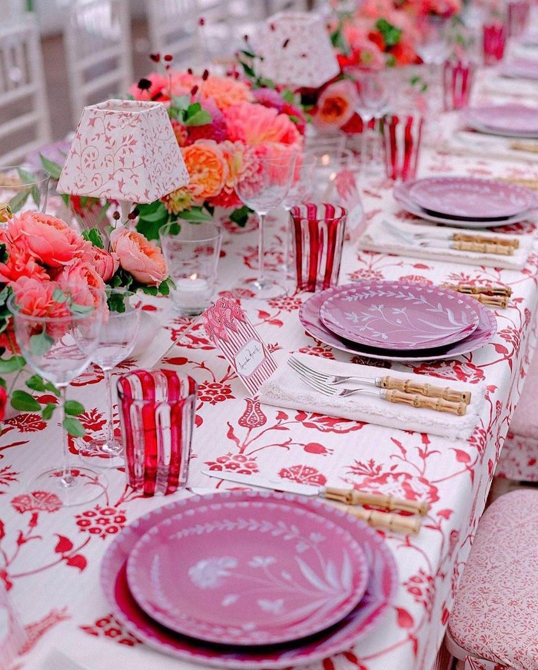 Bold Summer Tablescapes Color Loving Couples