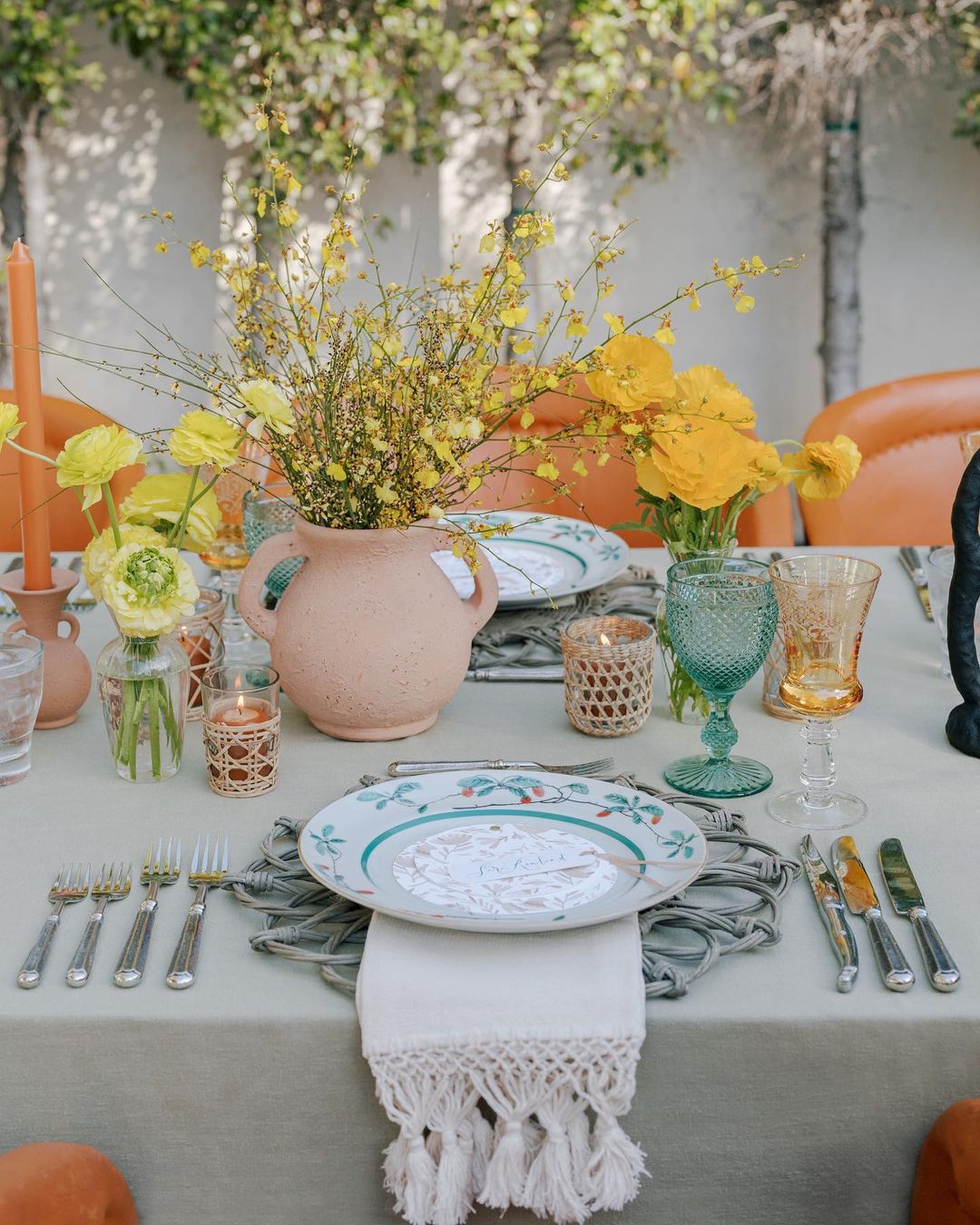 Bold Summer Tablescapes Color Loving Couples