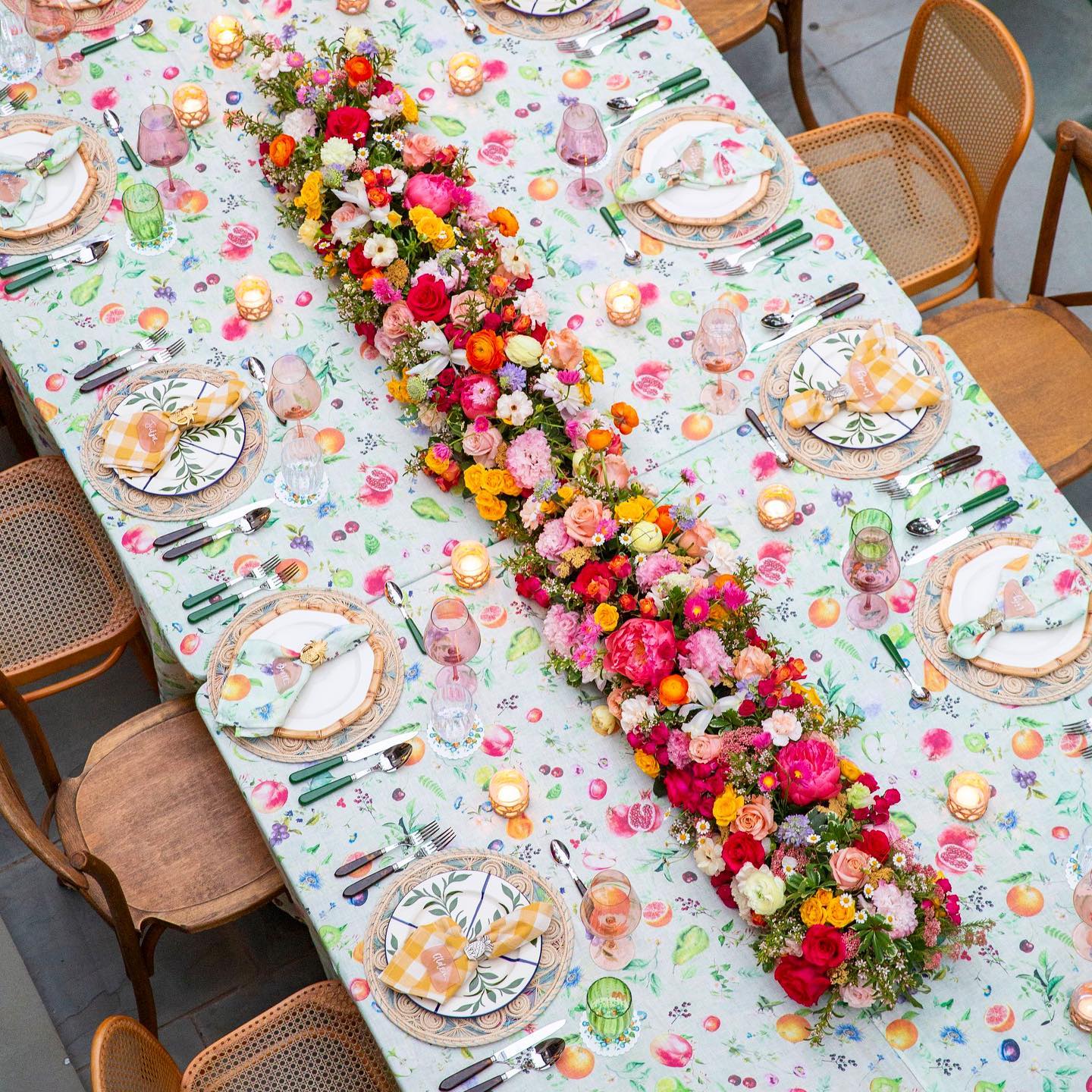 Bold Summer Tablescapes Color Loving Couples