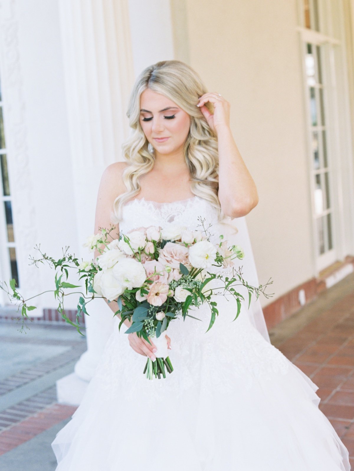 blush and white bridal bouquet