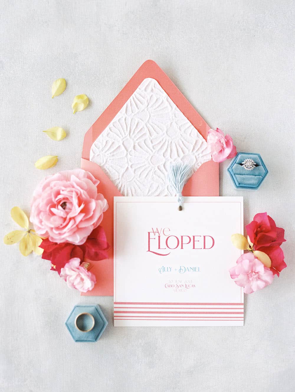 A Los Cabos Vow Renewal with Pretty Pops of Fuchsia and Breezy Blue