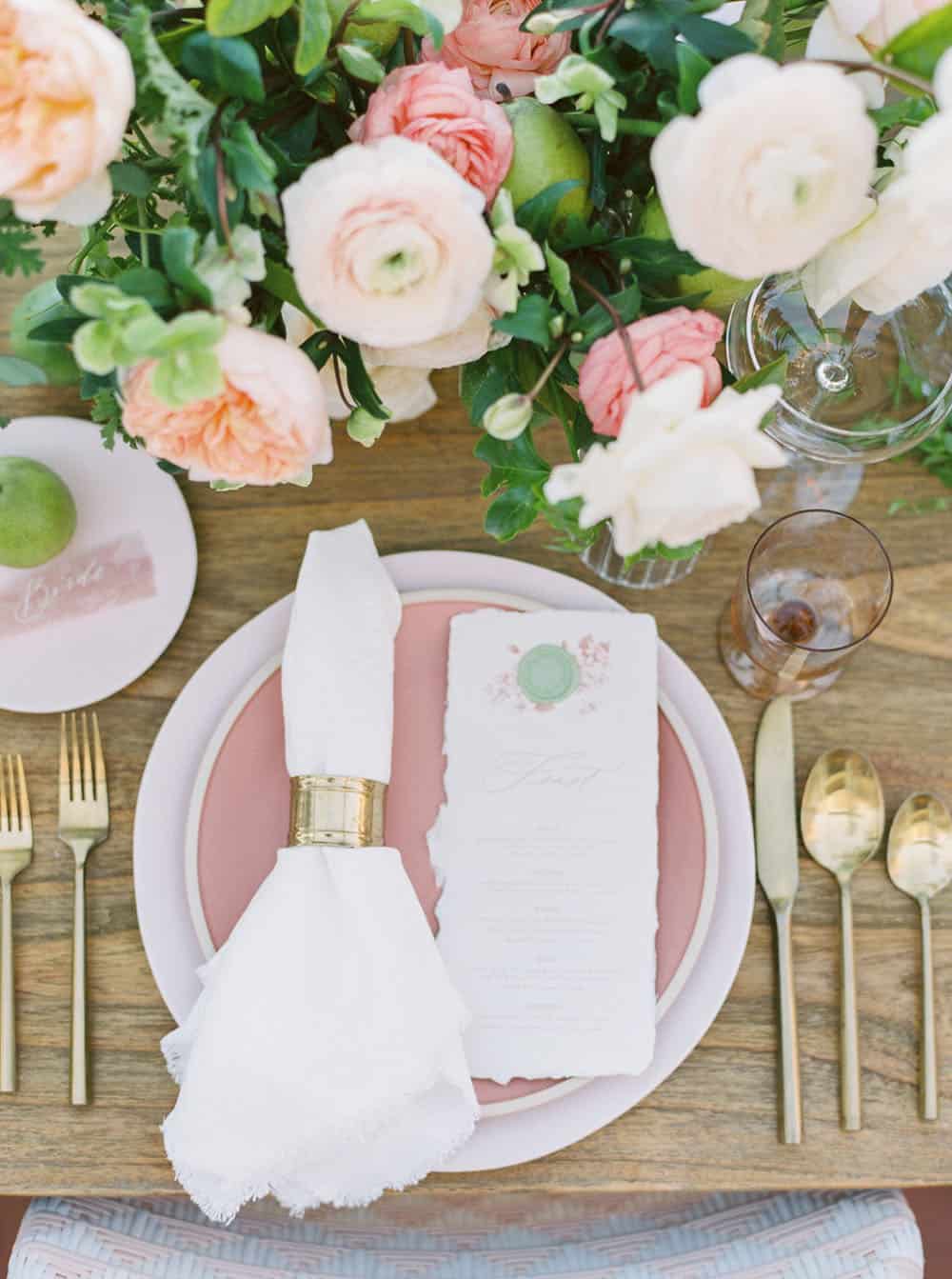 chic spring wedding with soft colors