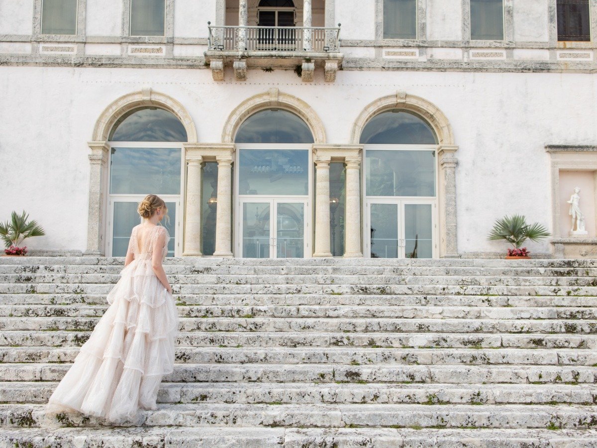 This Miami wedding inspo brought turquoise accents to a tea house