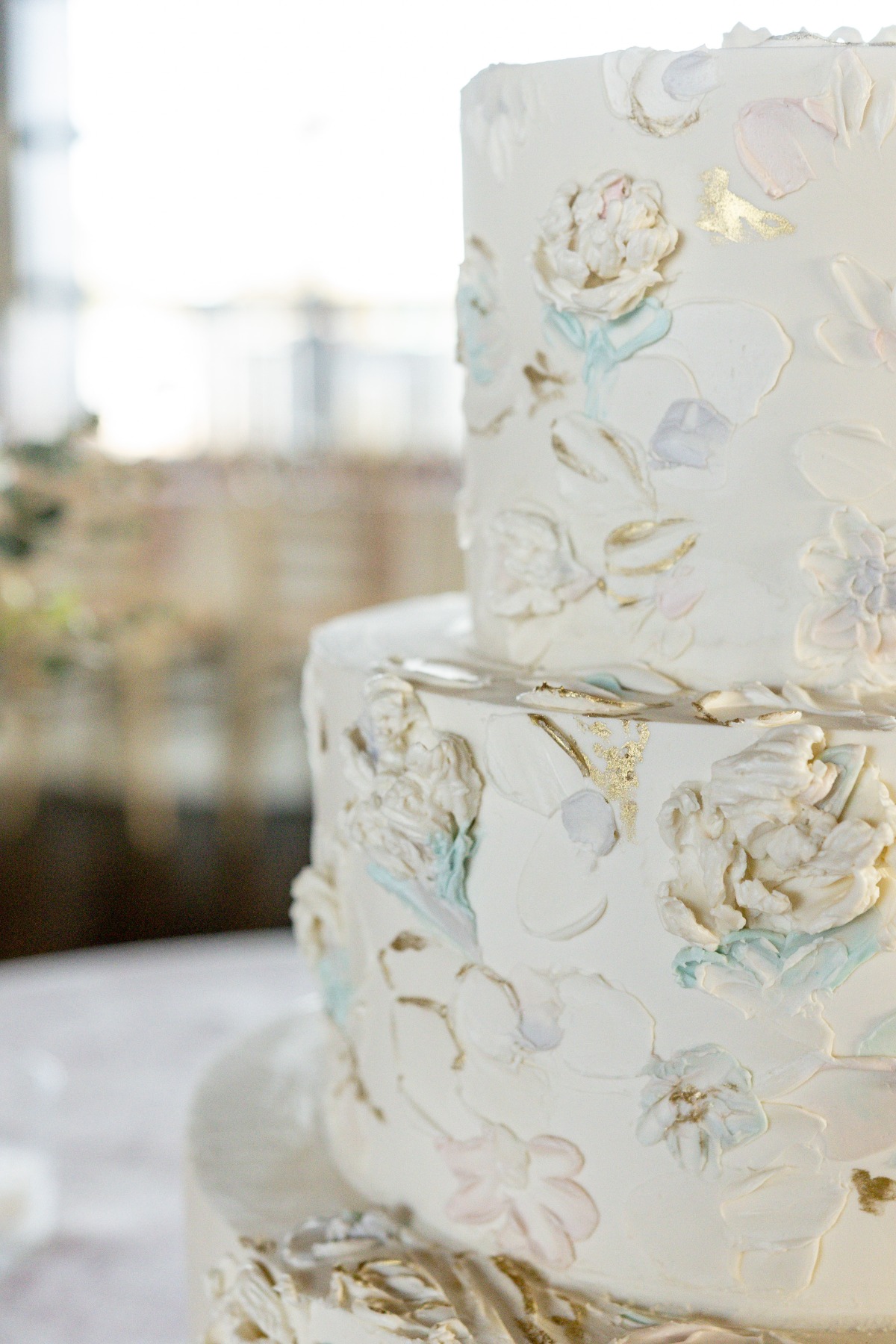 pastel and gold wedding cake inspiration