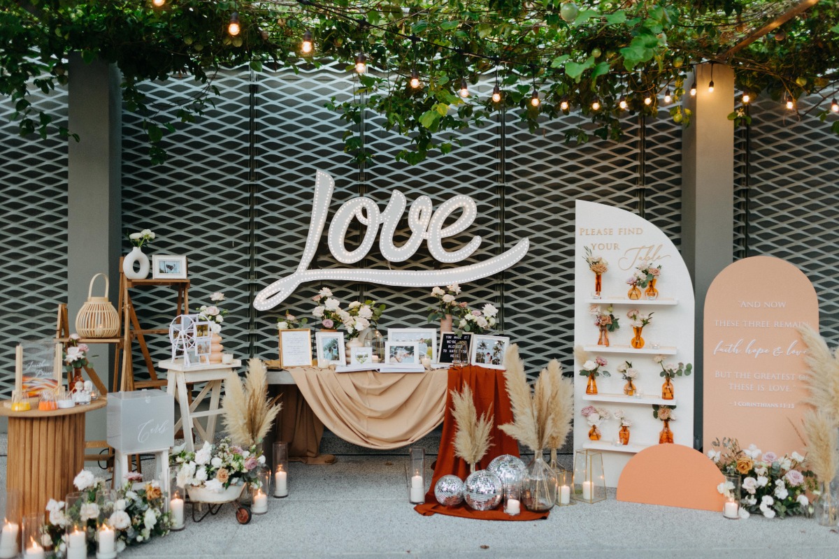 wedding reception welcome table