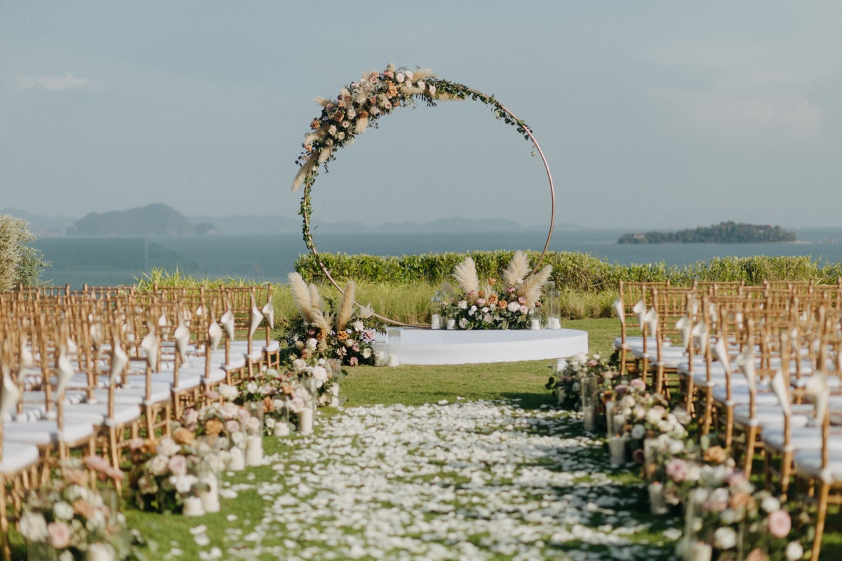 terracotta and white wedding flowers