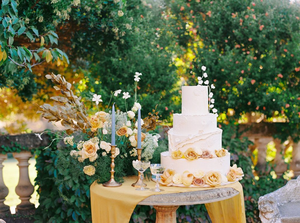 wedding cake display