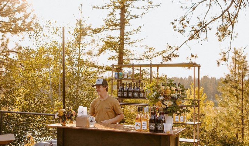 Fall wedding in a scenic meadow with boho vibes and timeless looks