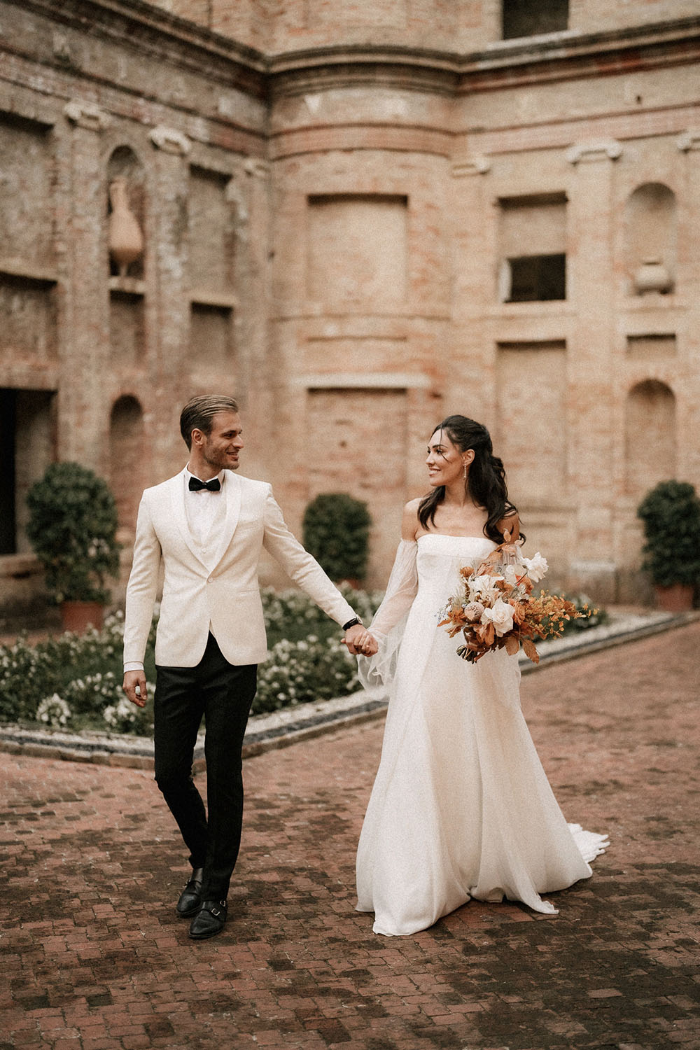 Autumn Wedding Inspiration Italian Palazzo