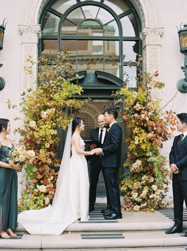 Autumnal Wedding with Modern and Traditional Korean Elements