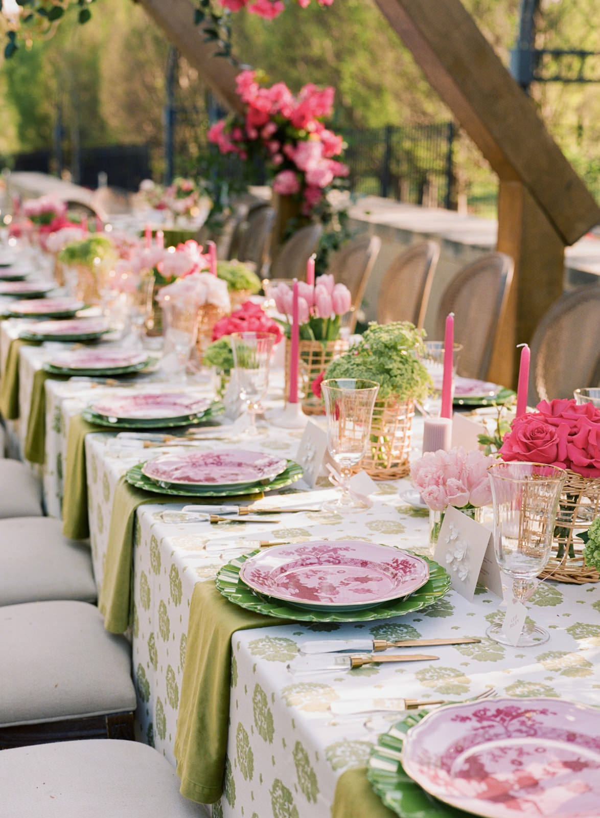 chic pink wedding flowers