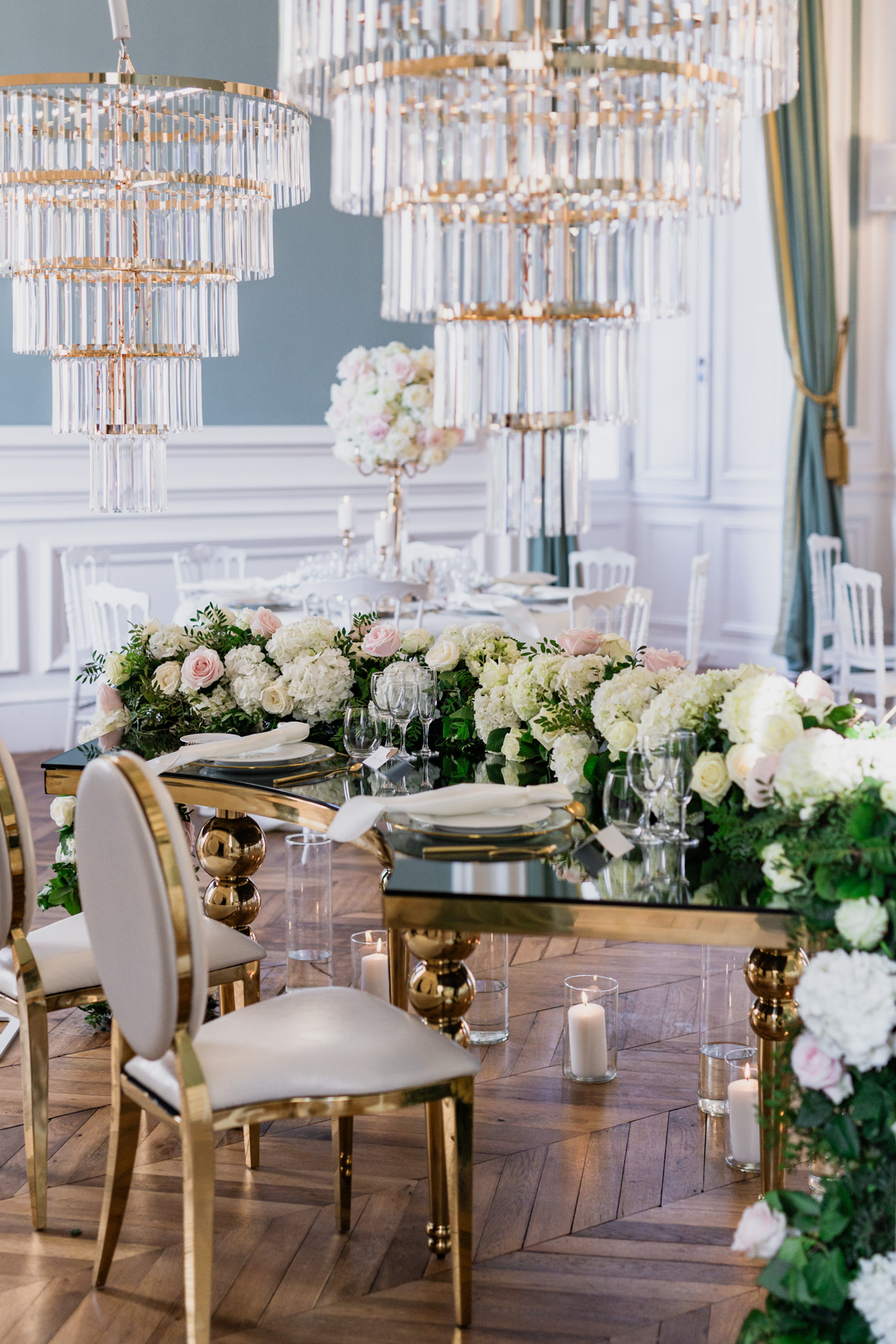 blush and ivory sweetheart table flower arrangements