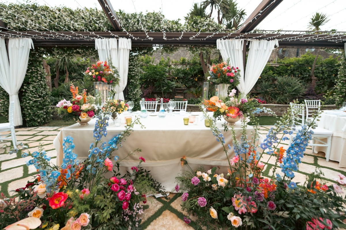 colorful wedding flowers for sweetheart table