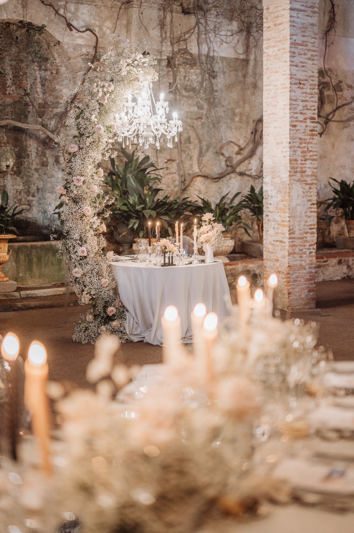 vintage wedding with white flowers