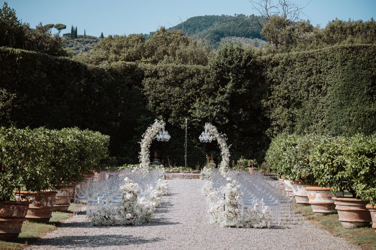 white and acrylic garden wedding ceremony ideas