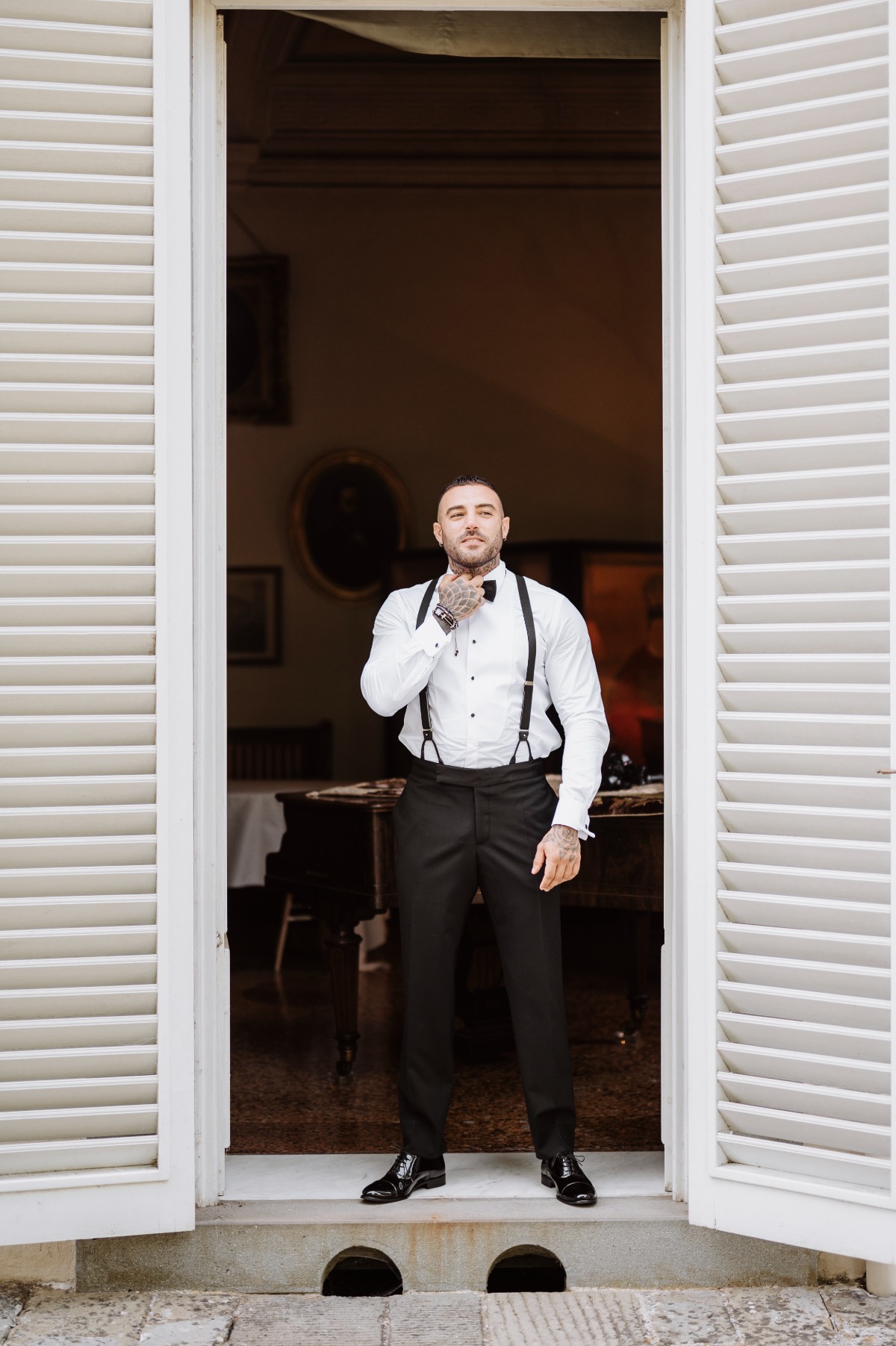 groom getting ready photo ideas