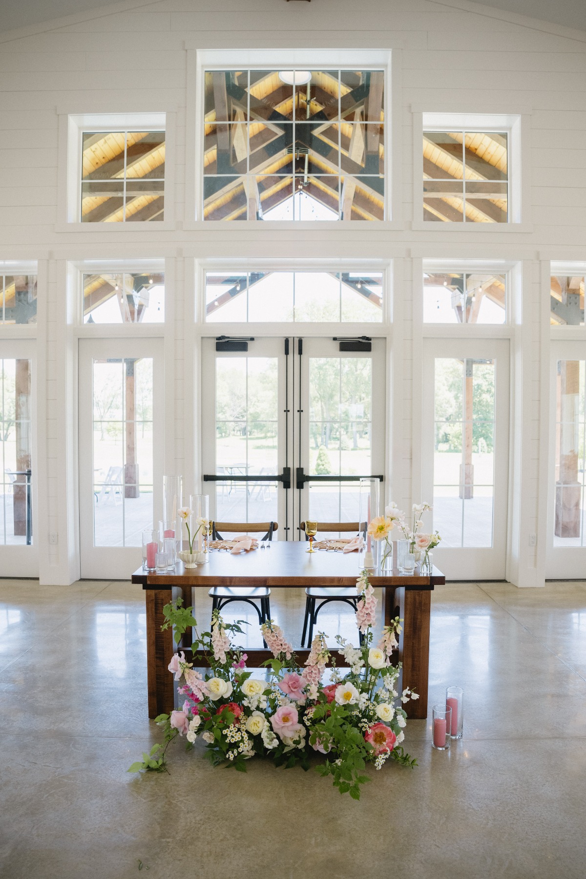 wooden sweetheart table