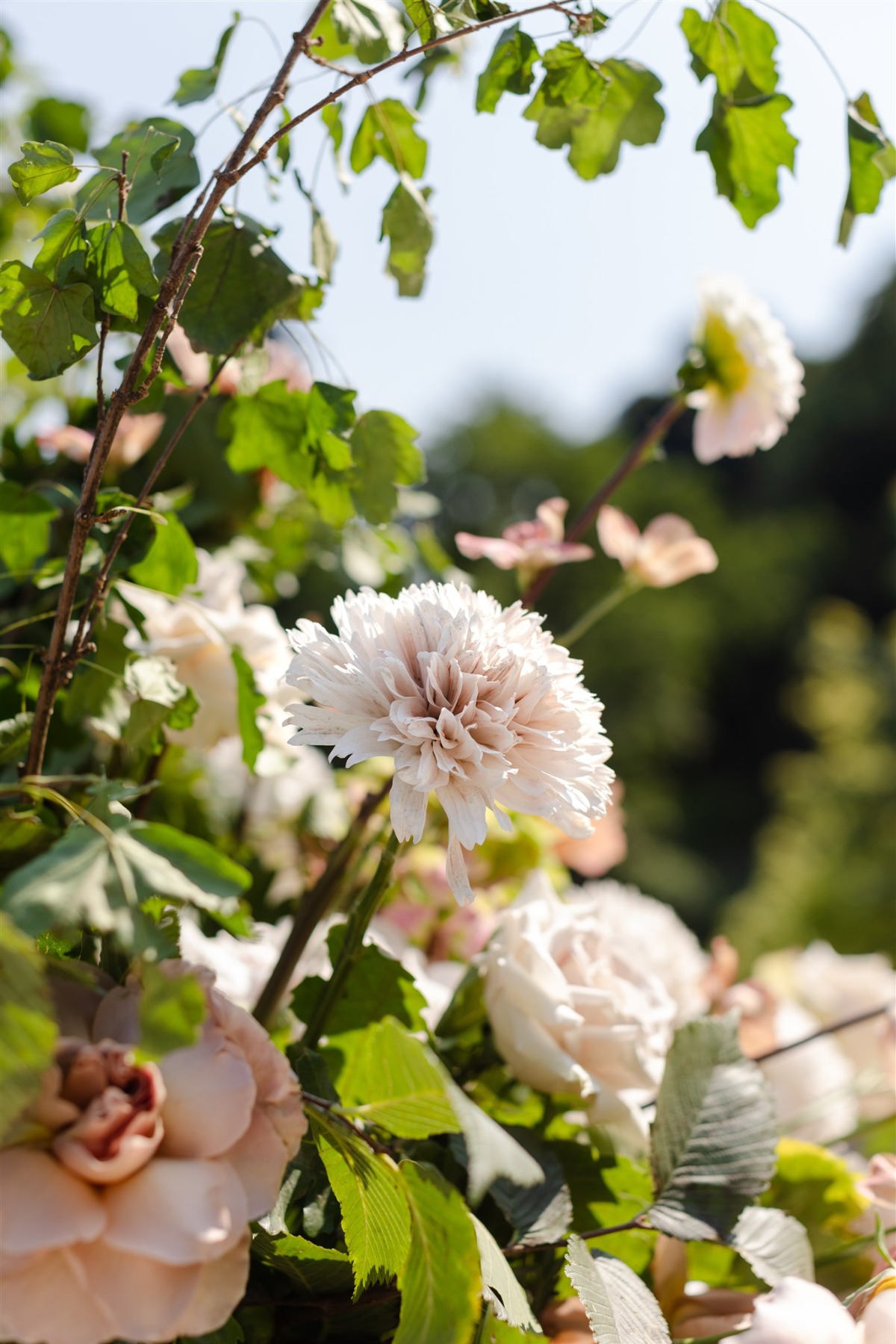 blush wedding flower ideas