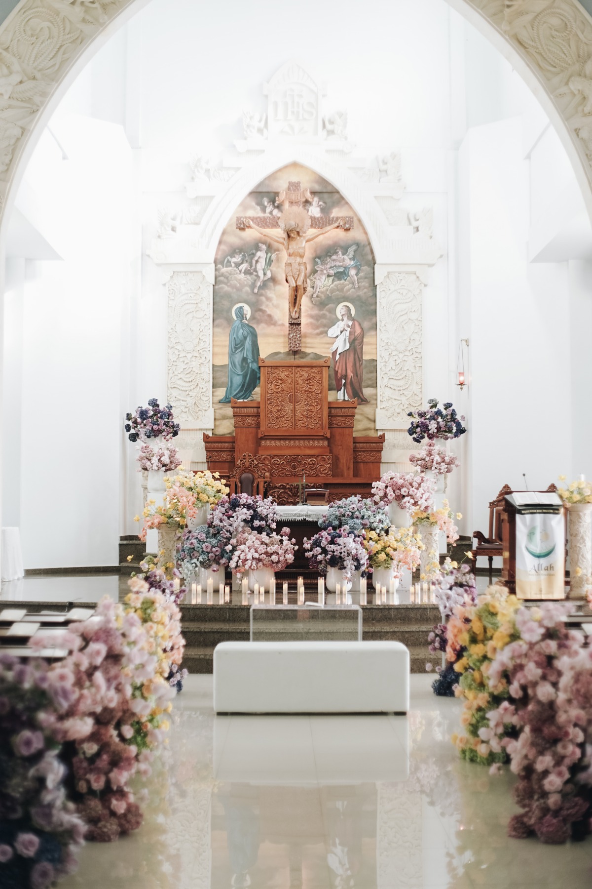 pastel chapel wedding ideas