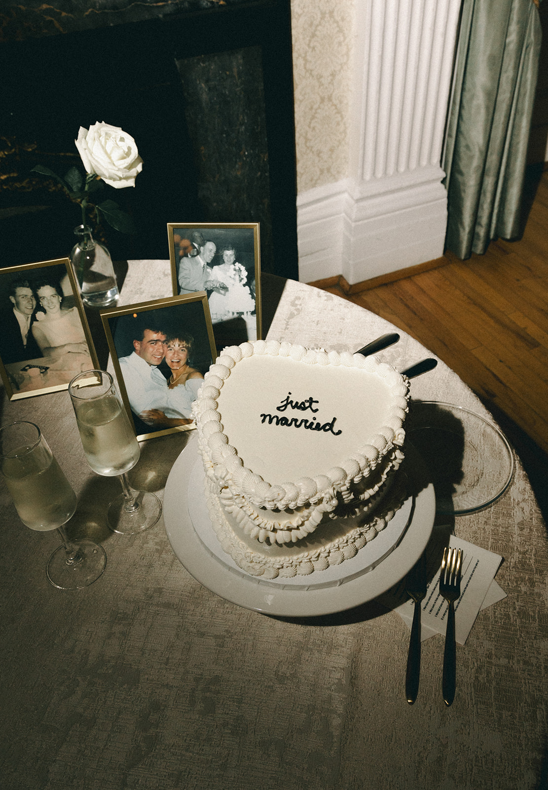 heart-shaped wedding cake