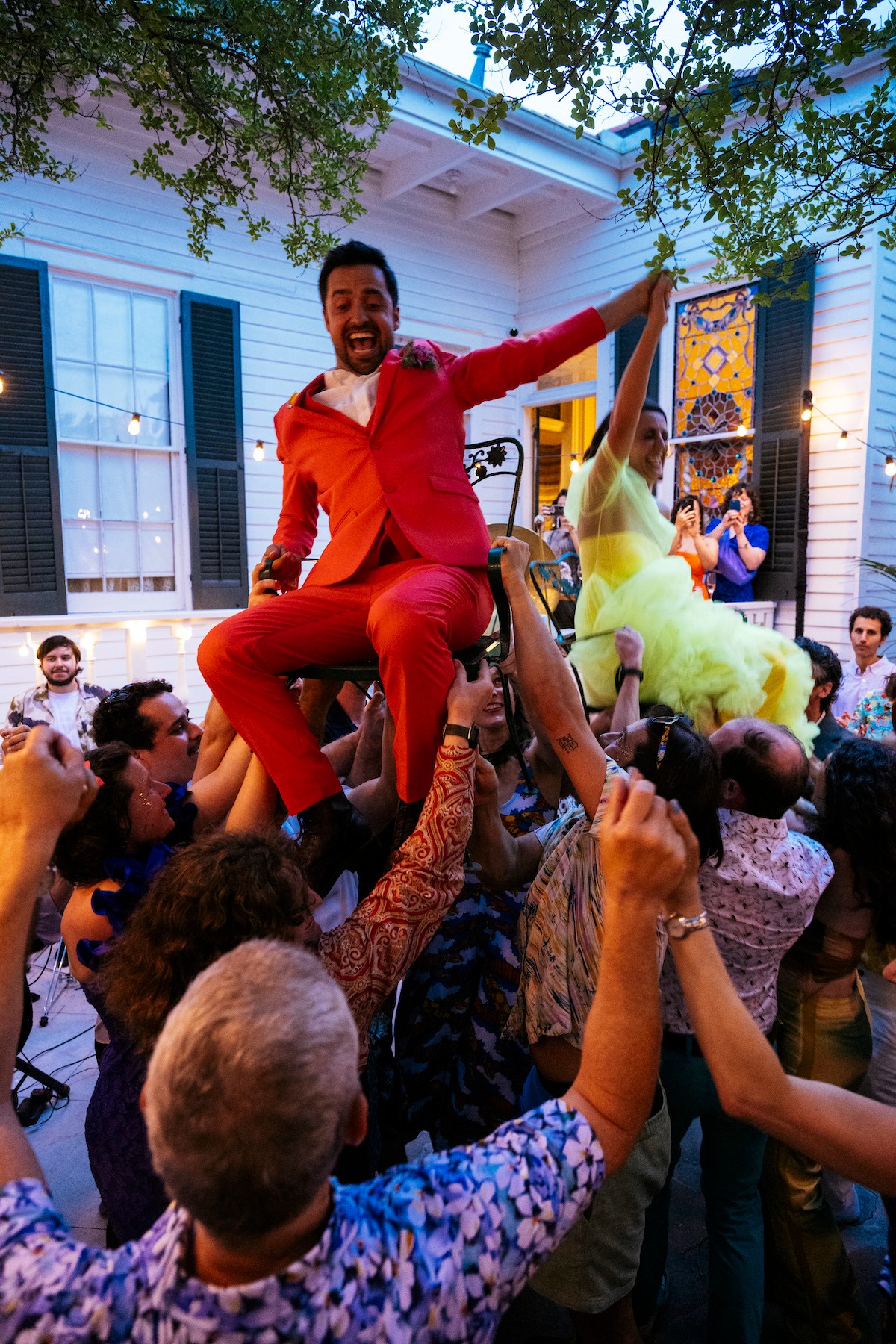 bride and groom chair dance