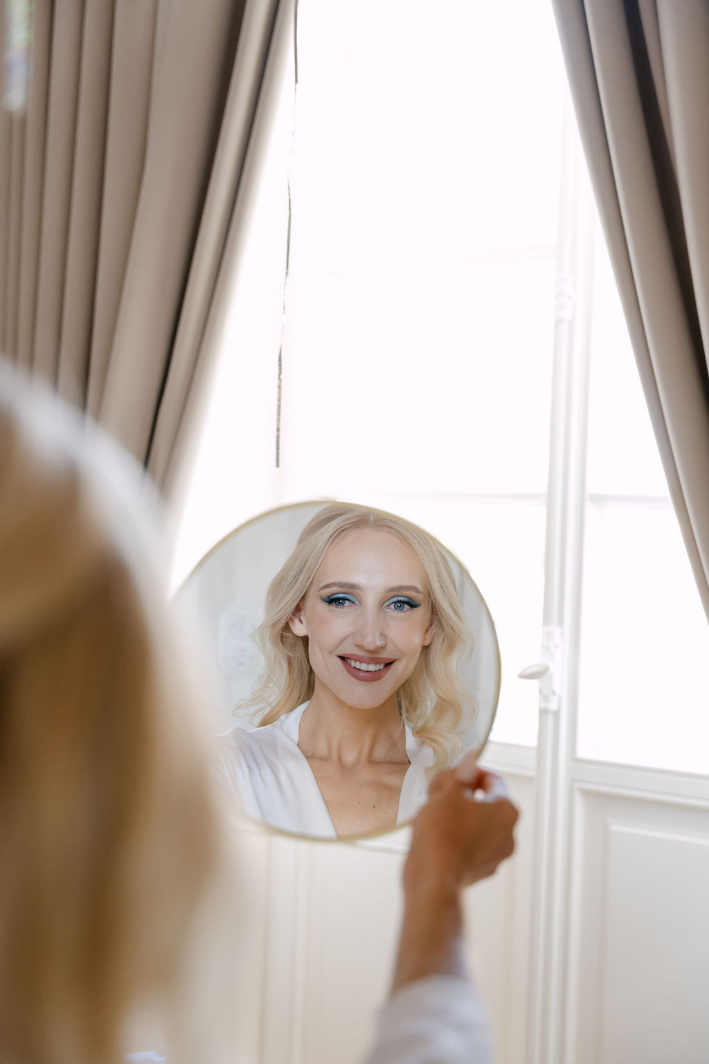 bride getting ready photo ideas