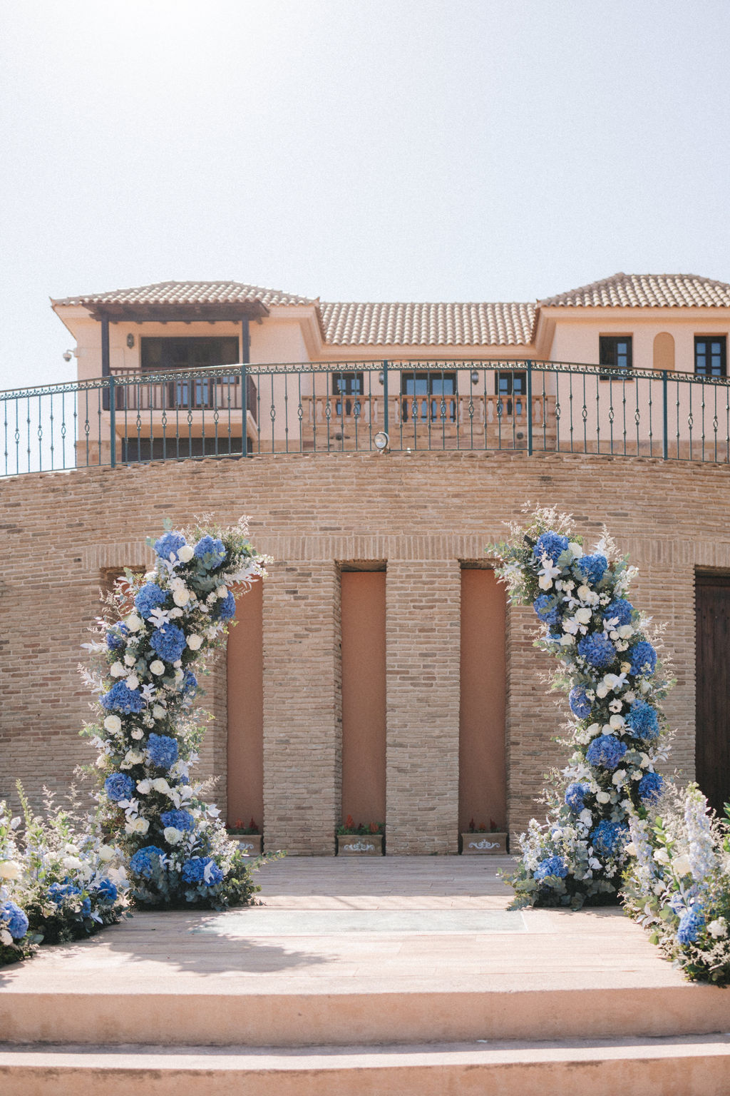 blue and white wedding inspiration