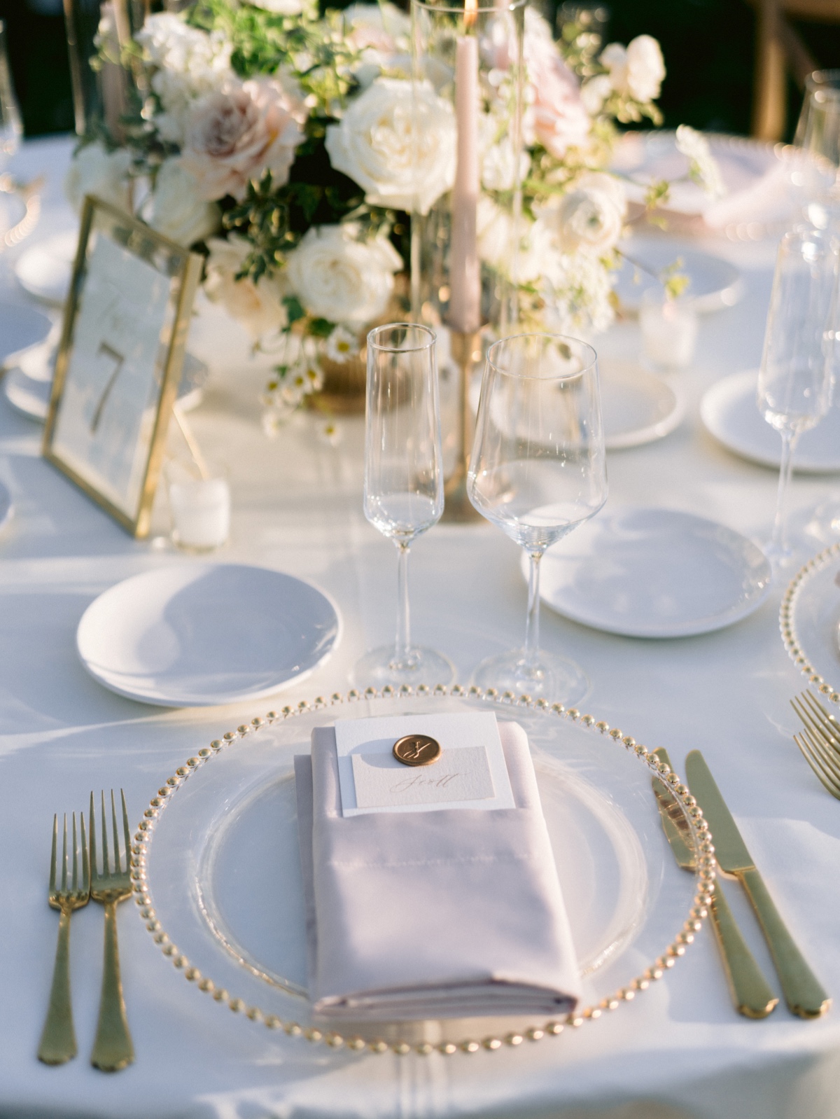 gold and blush wedding tablescape ideas