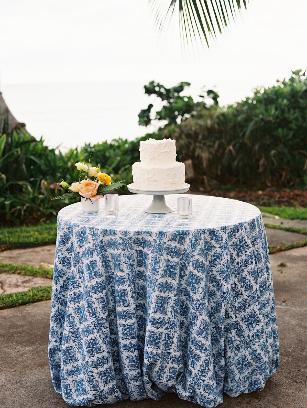 white textured wedding cake