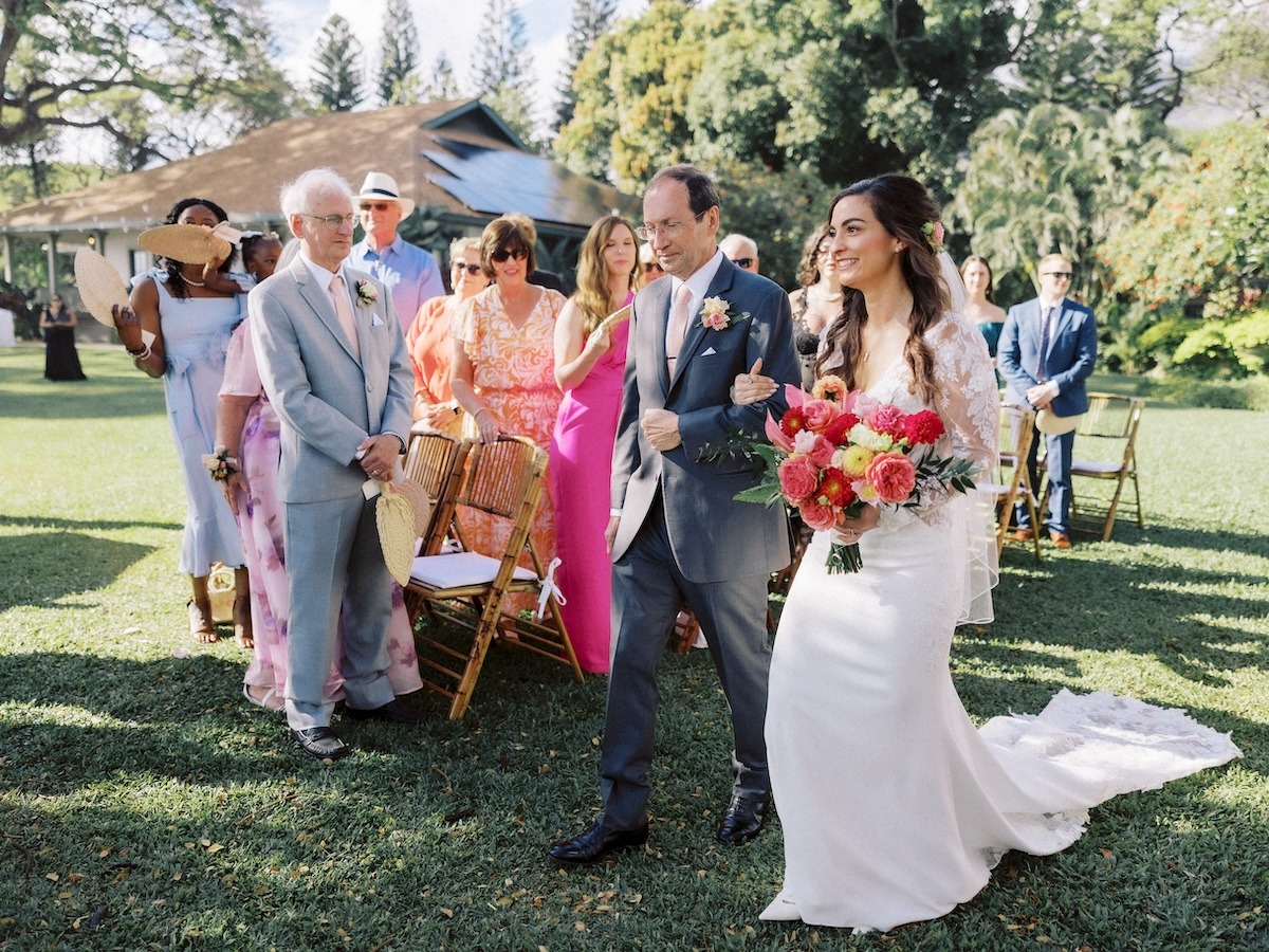 bright summer bridal bouquet