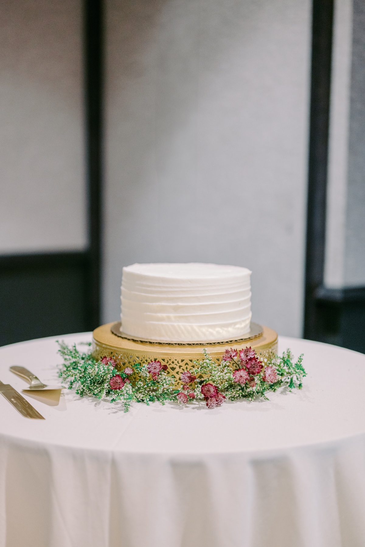 simple wedding cake