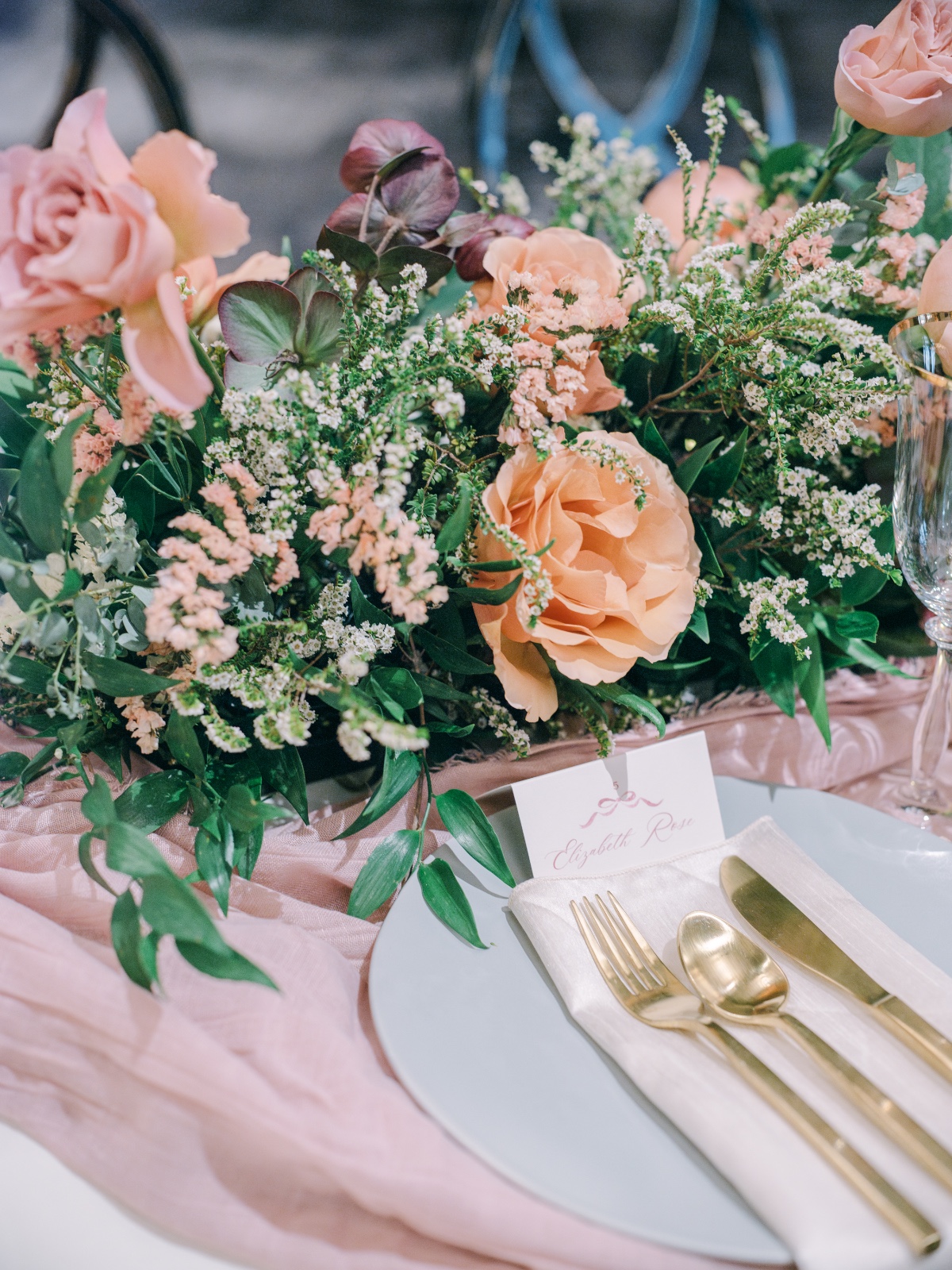 peach and blush wedding flower ideas