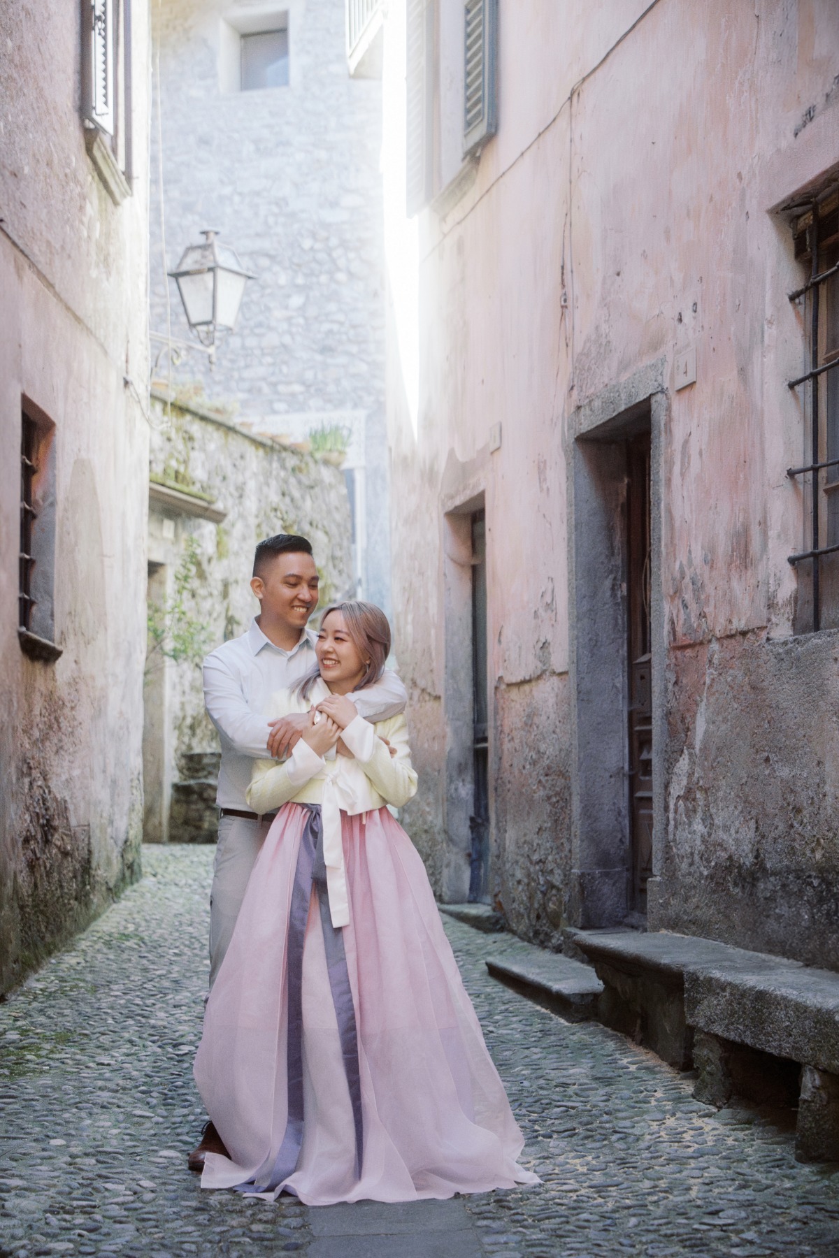 korean couple elopes on lake como