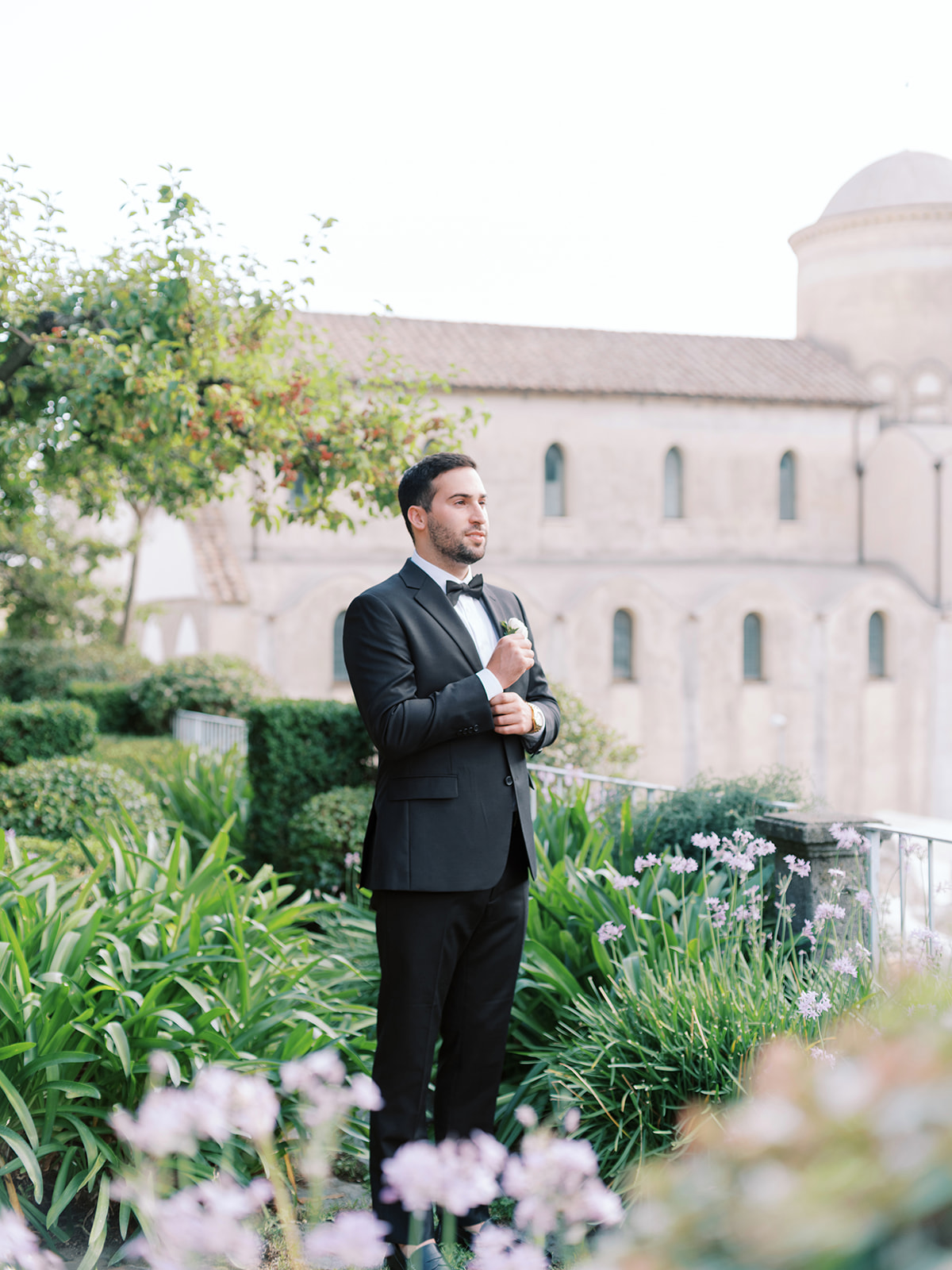 how to save on your wedding venue